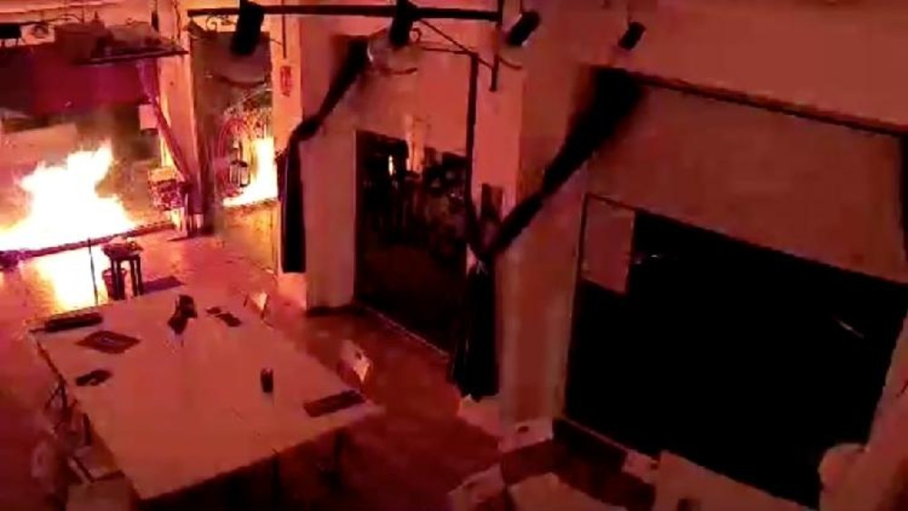 Här brandbombar fascisterna Podemos huvudkontor