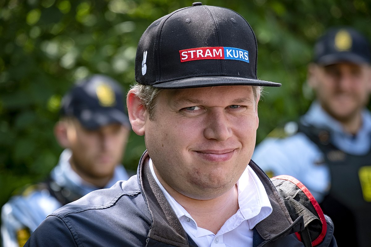 Paludan sexchattar med barn