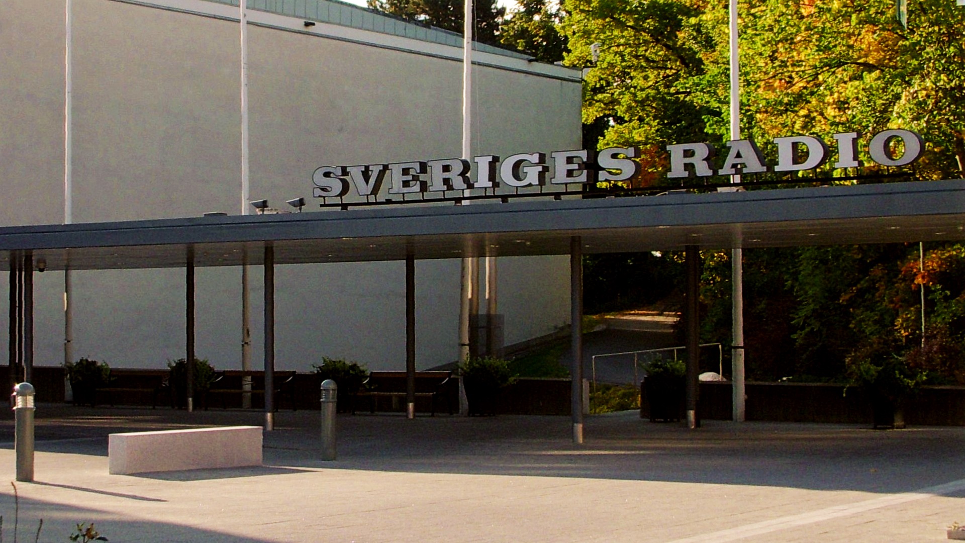 Här kallar Sveriges Radio sjukpenningen för bidrag