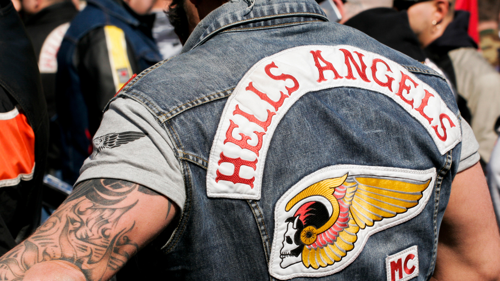 Kristdemokrat besökte häkte iklädd Hells Angelskläder