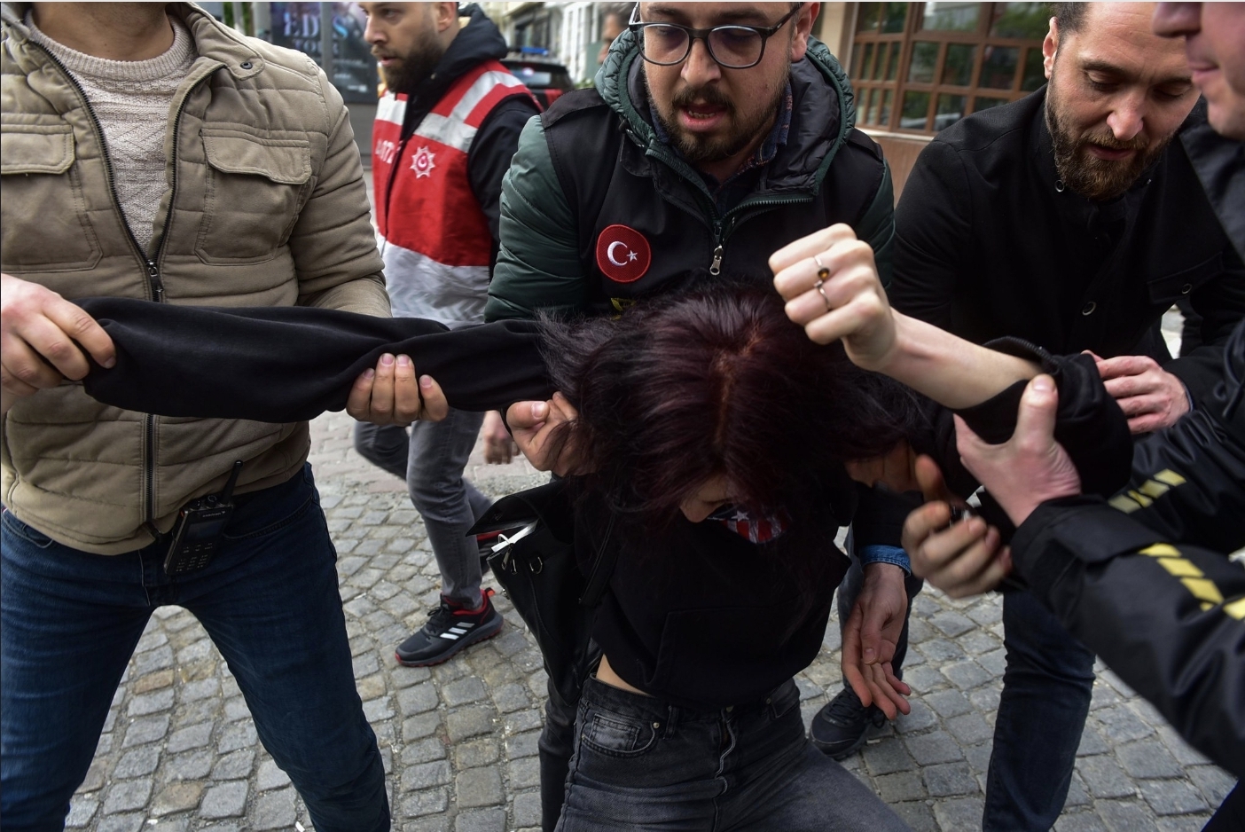 Massgripanden och polistortyr mot 1 maj-firare i Istanbul