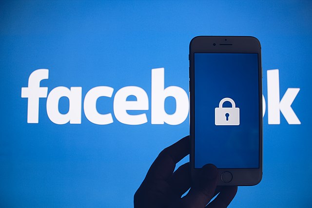 Facebook drar in miljarder – skattar mindre än en arbetare