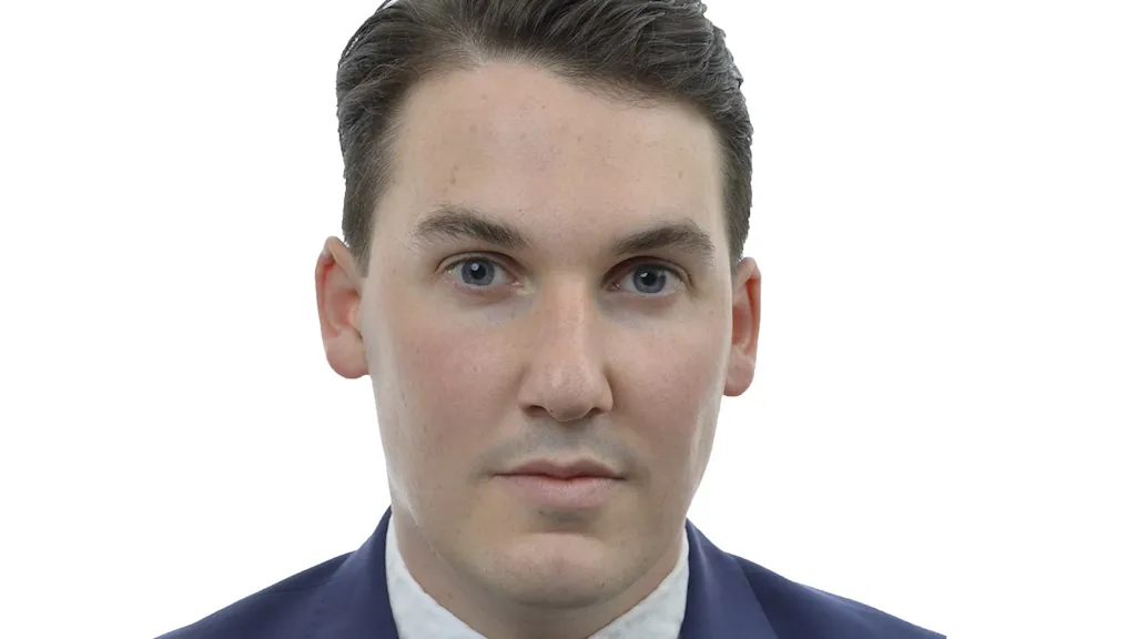 Liberalernas utrikespolitiske talesperson sprider våldsbejakande inlägg
